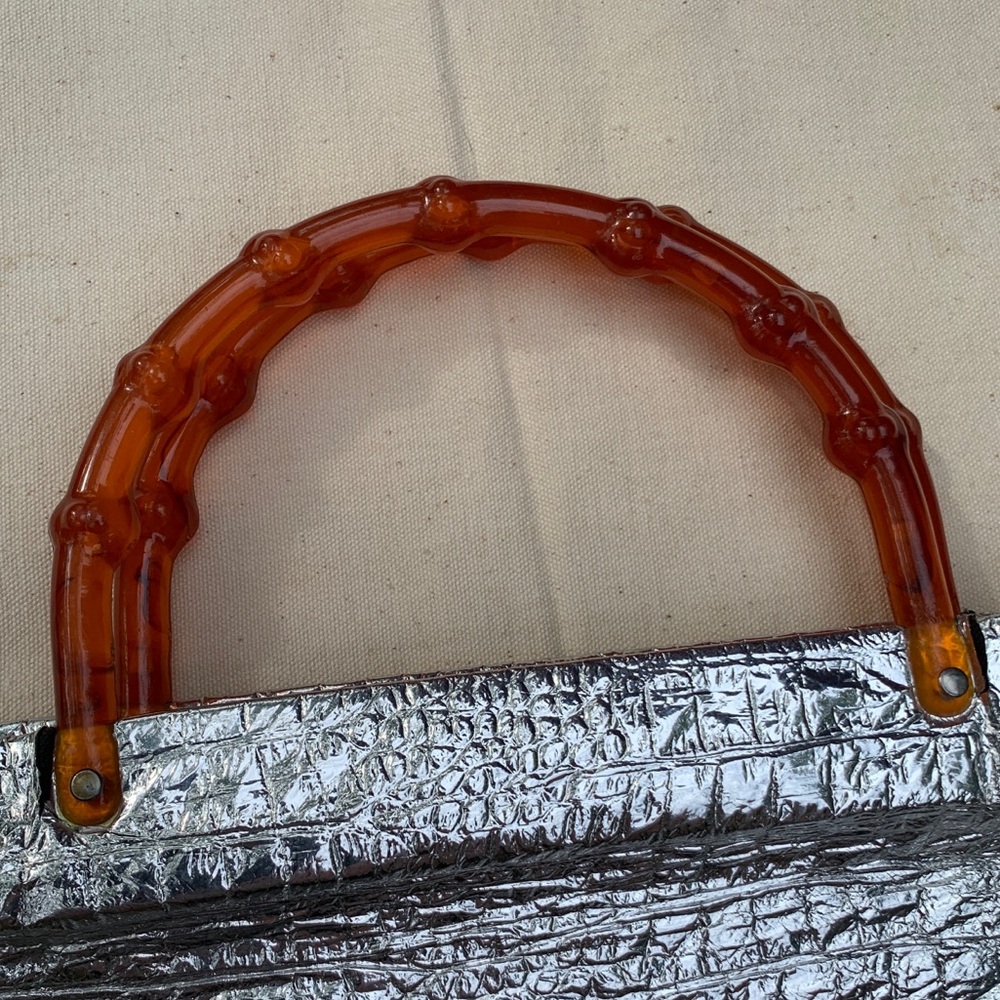 Vintage 1960s metallic silver tote bag with lucite bamboo style handles - Picture 3 of 10